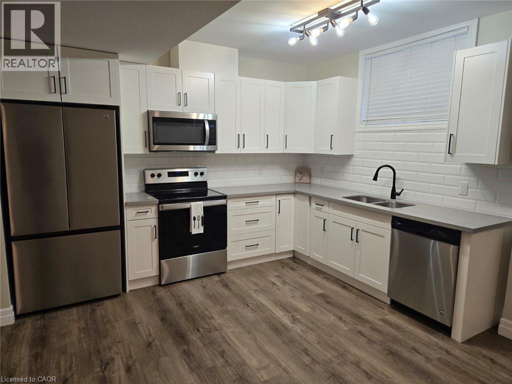 160 Beck Street Unit# Lower Property Photo 4