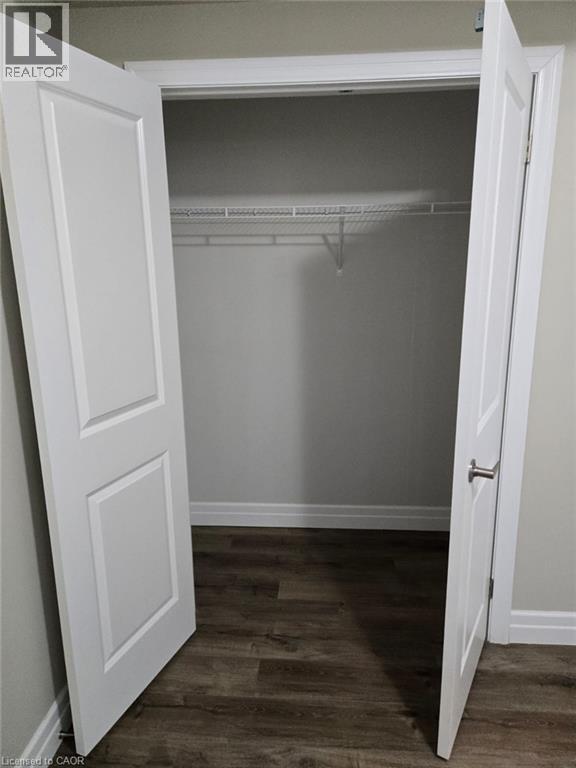 160 Beck Street Unit# Lower Property Photo 8