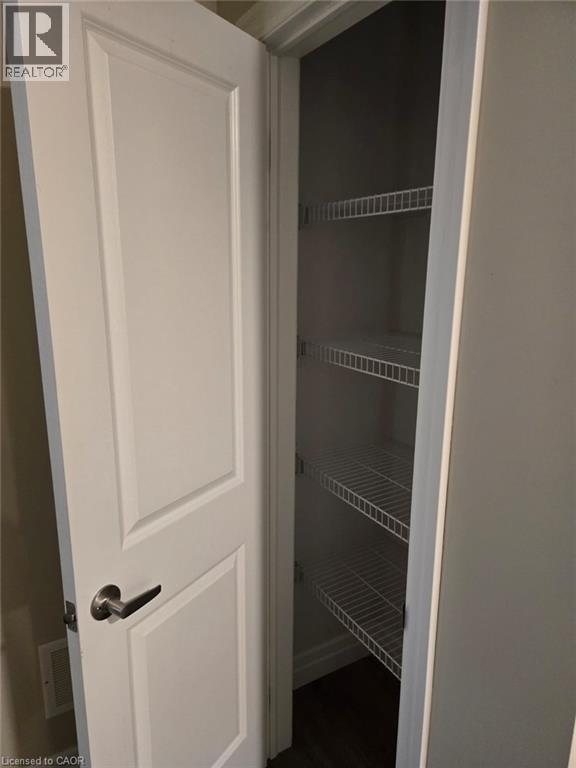 160 Beck Street Unit# Lower Property Photo 12