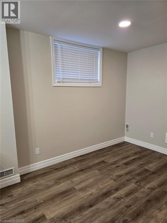 160 Beck Street Unit# Lower Property Photo 18