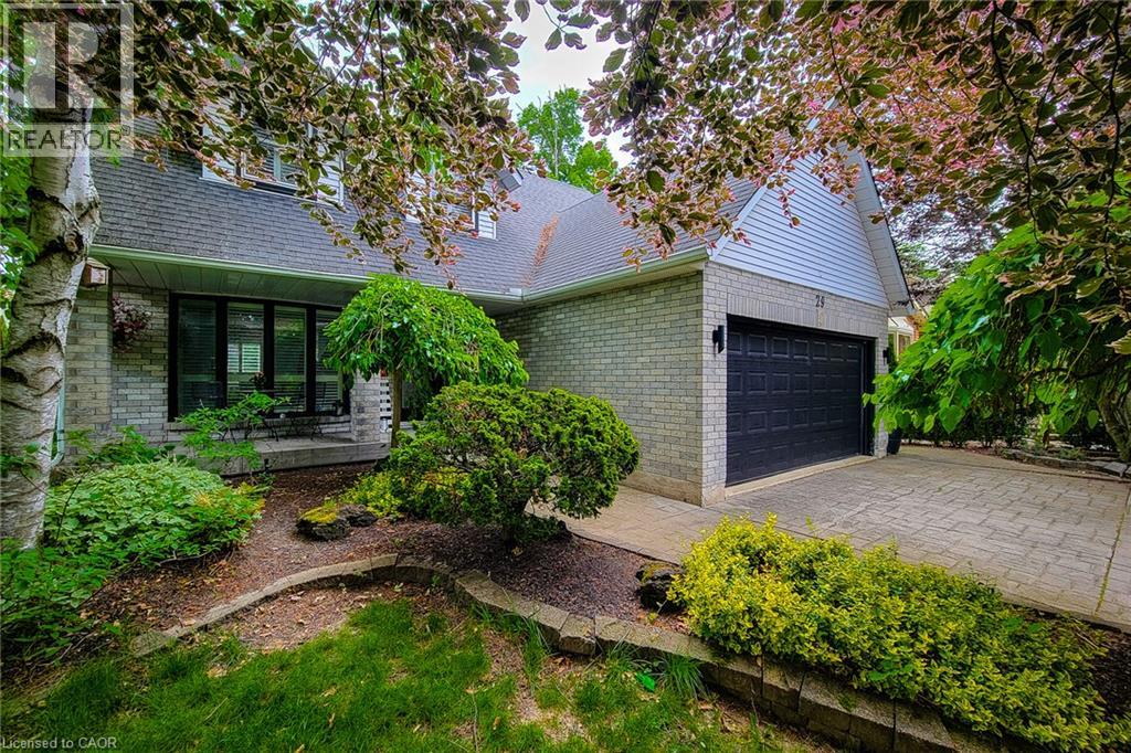 29 Woodside Square Property Photo 3