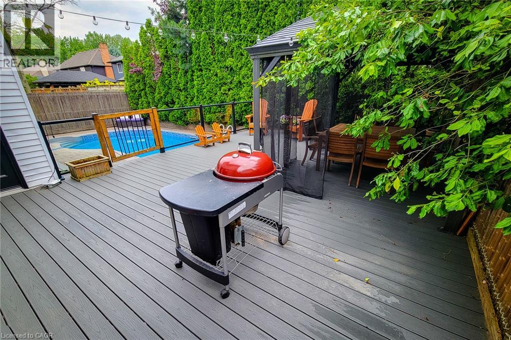 29 Woodside Square Property Photo 9
