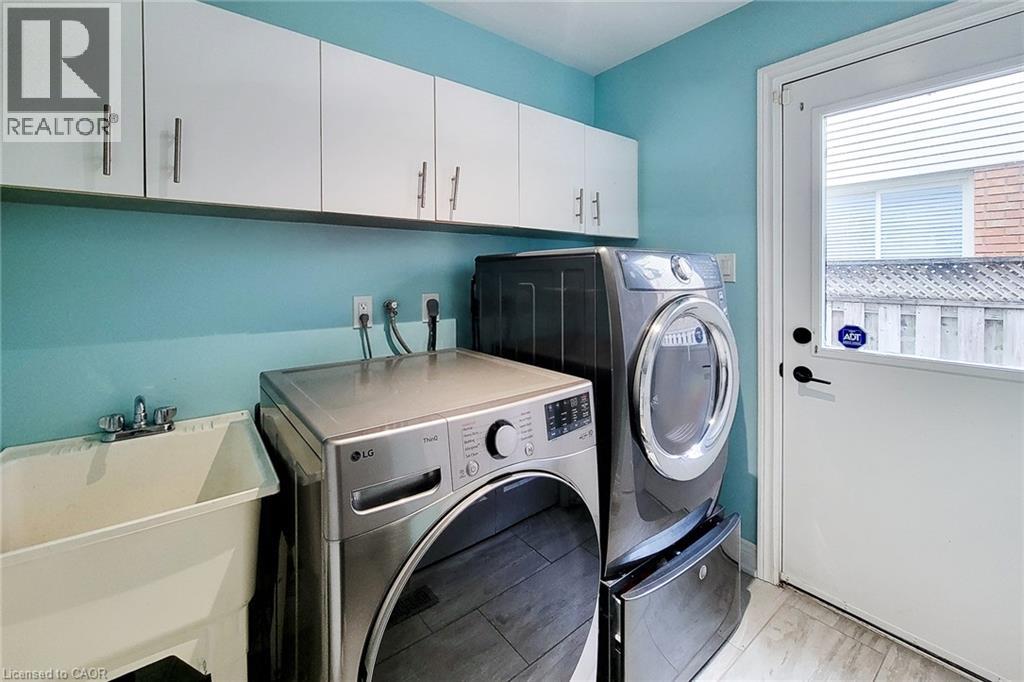 29 Woodside Square Property Photo 29