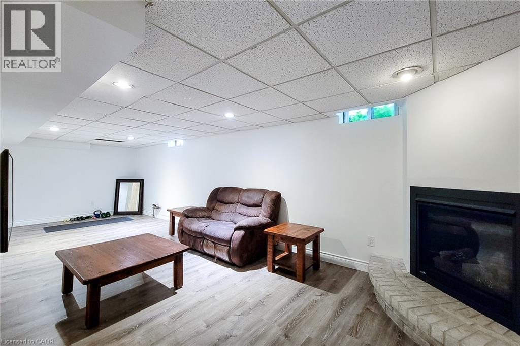 29 Woodside Square Property Photo 40