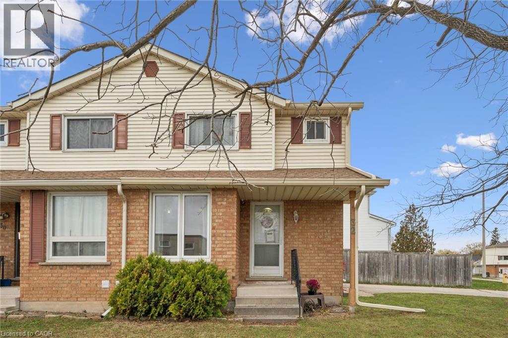 32 Jansen Avenue Property Photo 2