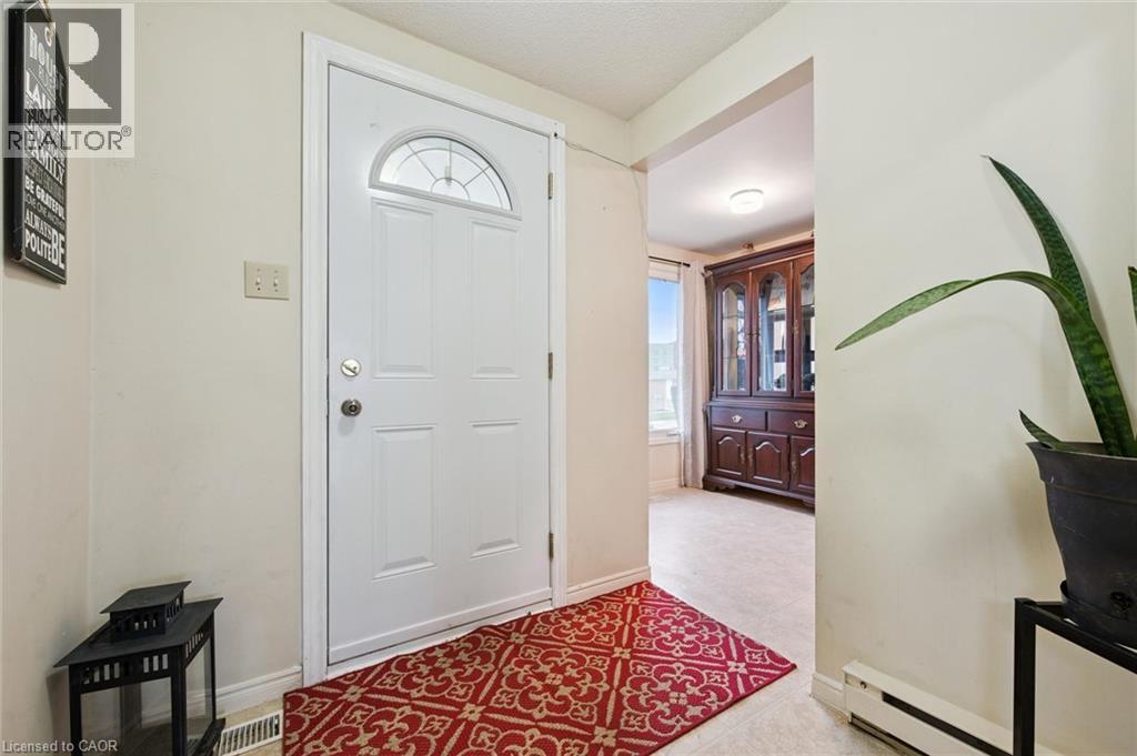 32 Jansen Avenue Property Photo 3