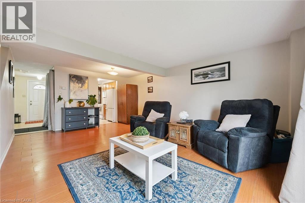 32 Jansen Avenue Property Photo 4