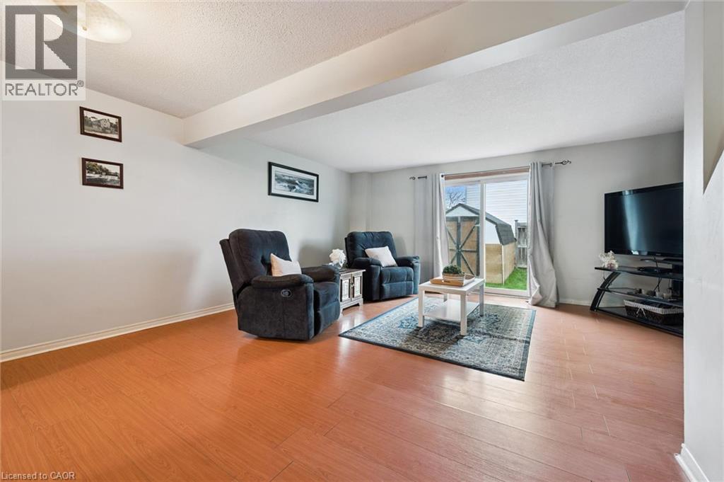 32 Jansen Avenue Property Photo 5
