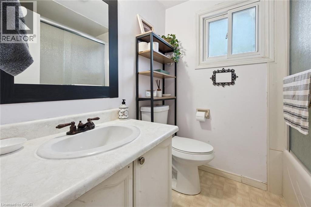 32 Jansen Avenue Property Photo 8