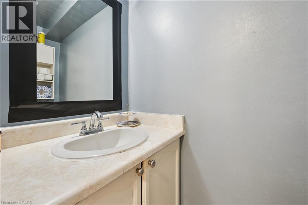 32 Jansen Avenue Property Photo 9