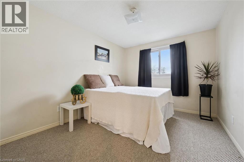 32 Jansen Avenue Property Photo 10