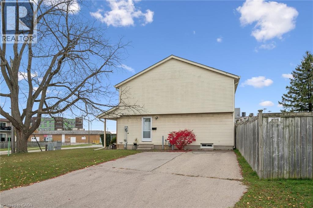 32 Jansen Avenue Property Photo 13