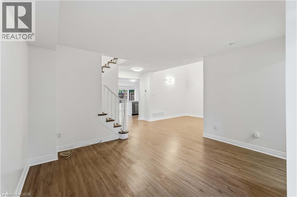 320 Hamilton Drive Unit# 10 Property Photo 6