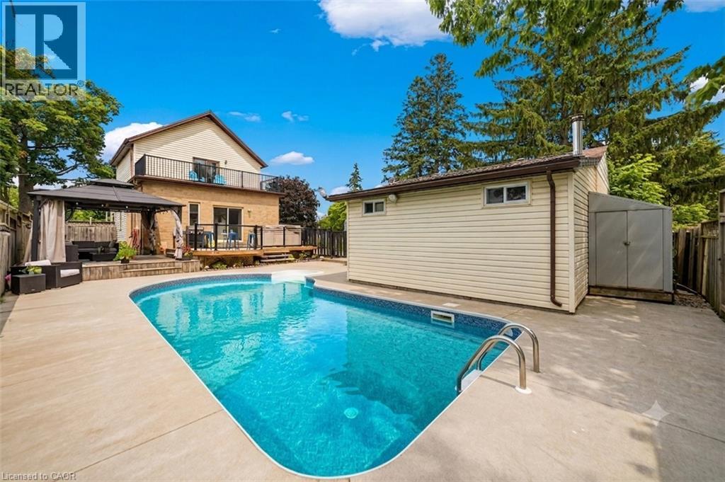 32 Clench Avenue Property Photo 2