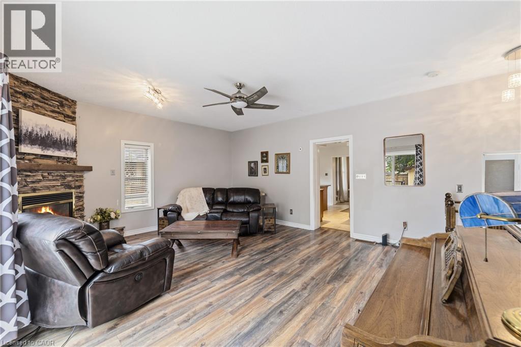 32 Clench Avenue Property Photo 6