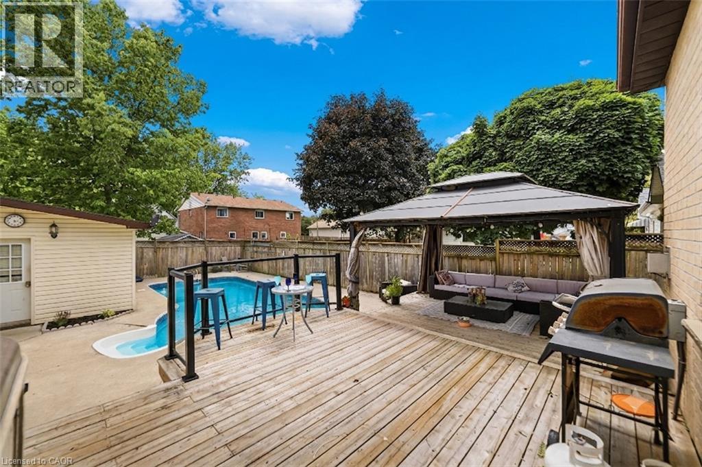 32 Clench Avenue Property Photo 26
