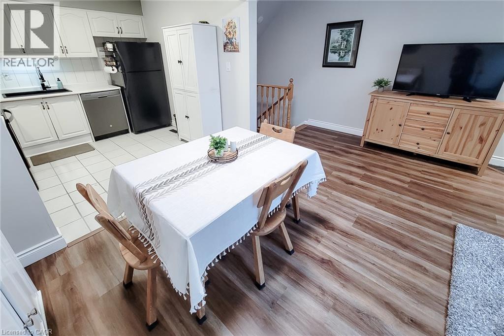 26 Moss Boulevard Unit# 1 Property Photo 16