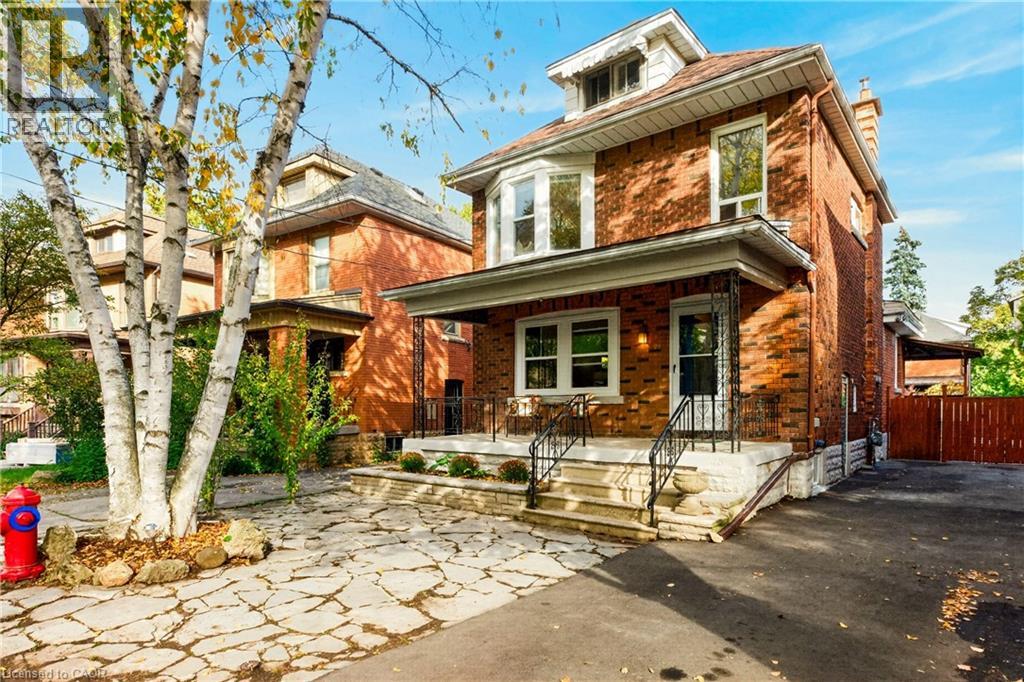 28 NORTH OVAL Property Photo 1