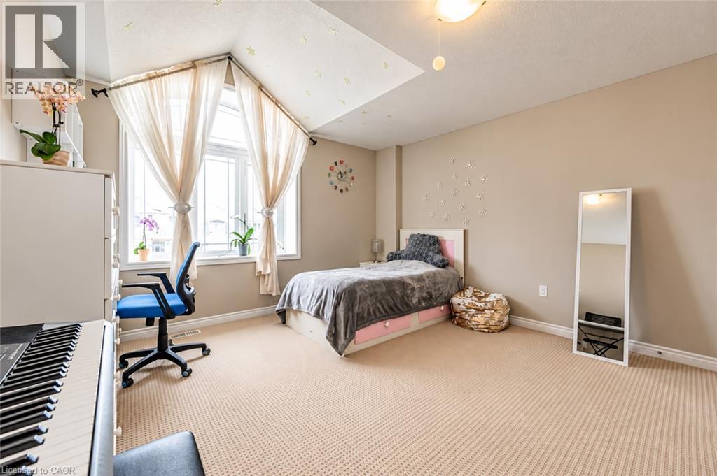 243 Greenwater Place Unit# Upper Property Photo 17