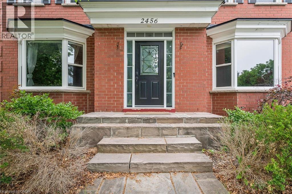 2456 Sixth Line Property Photo 3