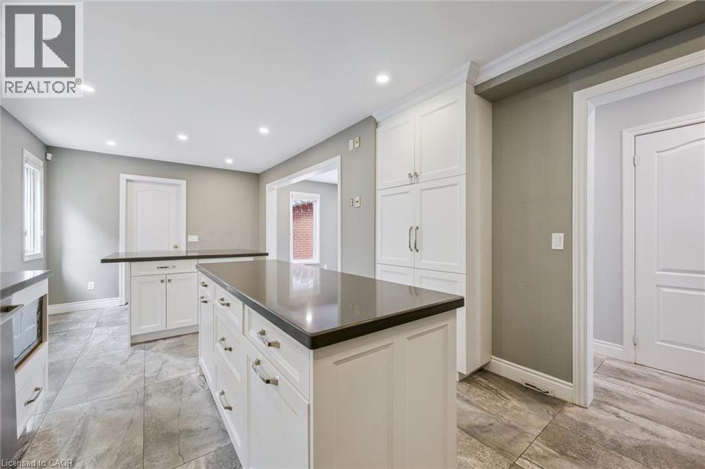 2456 Sixth Line Property Photo 14