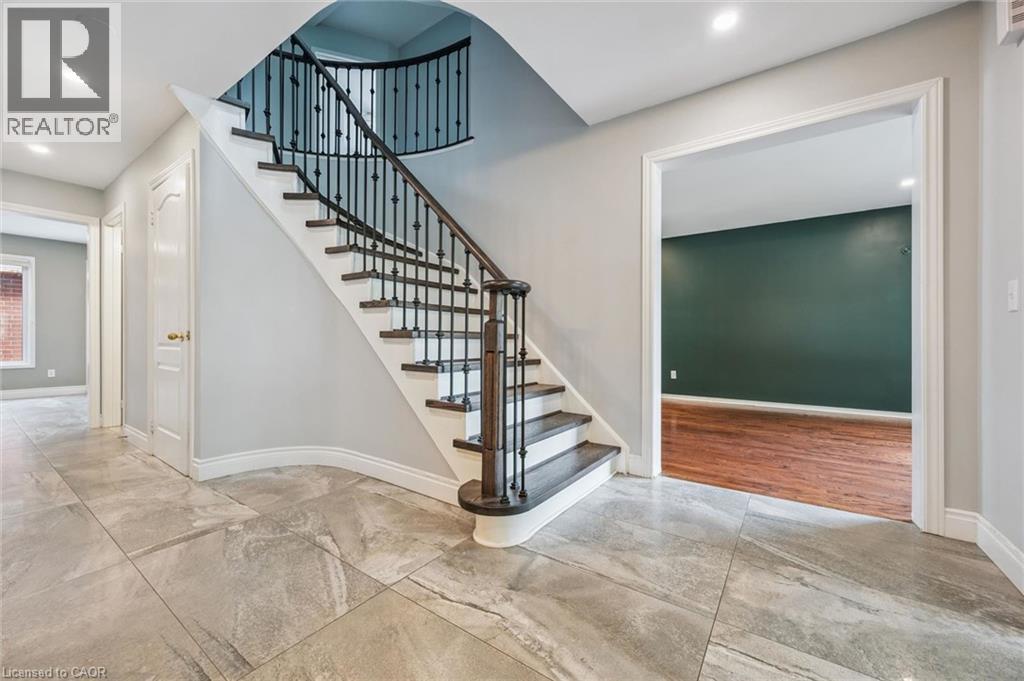 2456 Sixth Line Property Photo 19