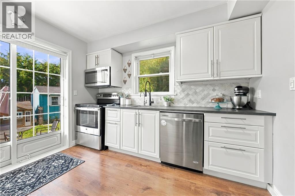 2301 Barclay Road Property Photo 11