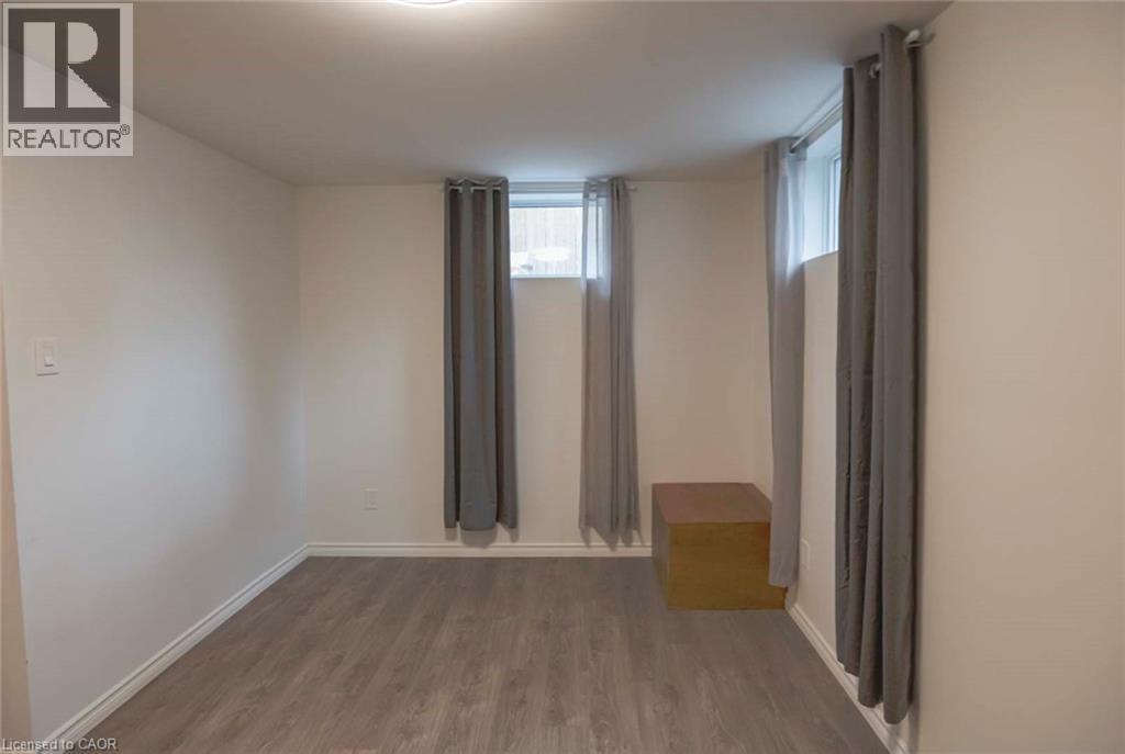 11 Duncairn Avenue Property Photo 32