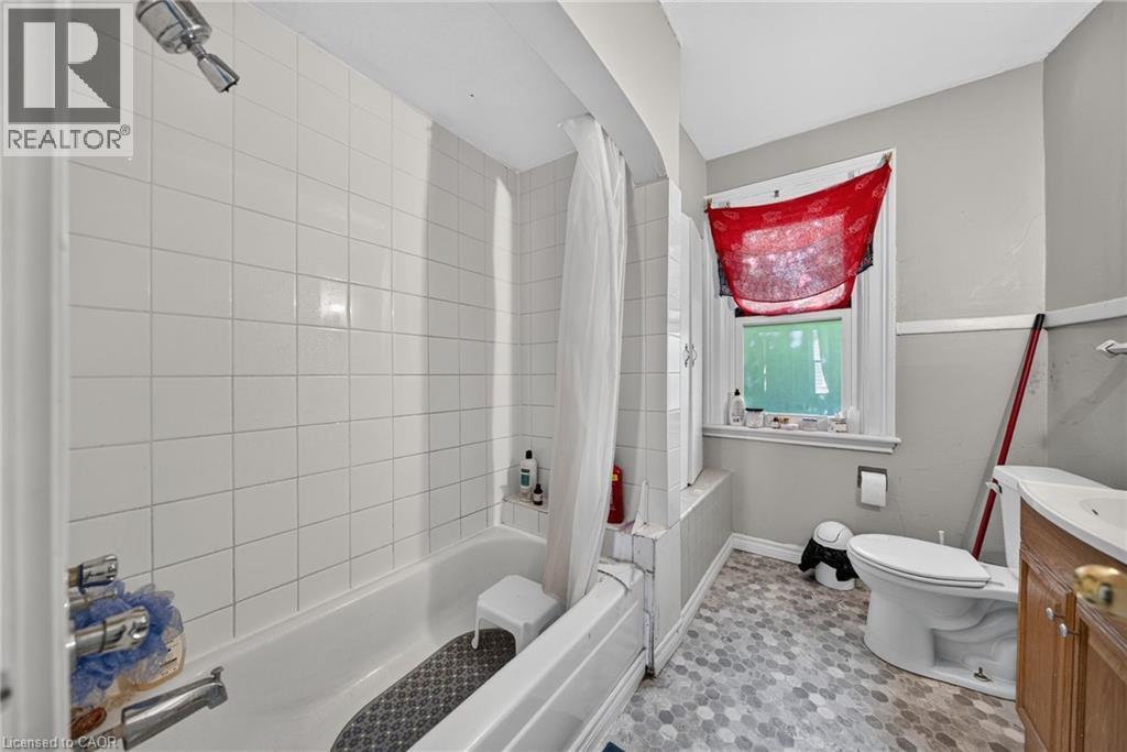 126 Chatham Street Property Photo 15
