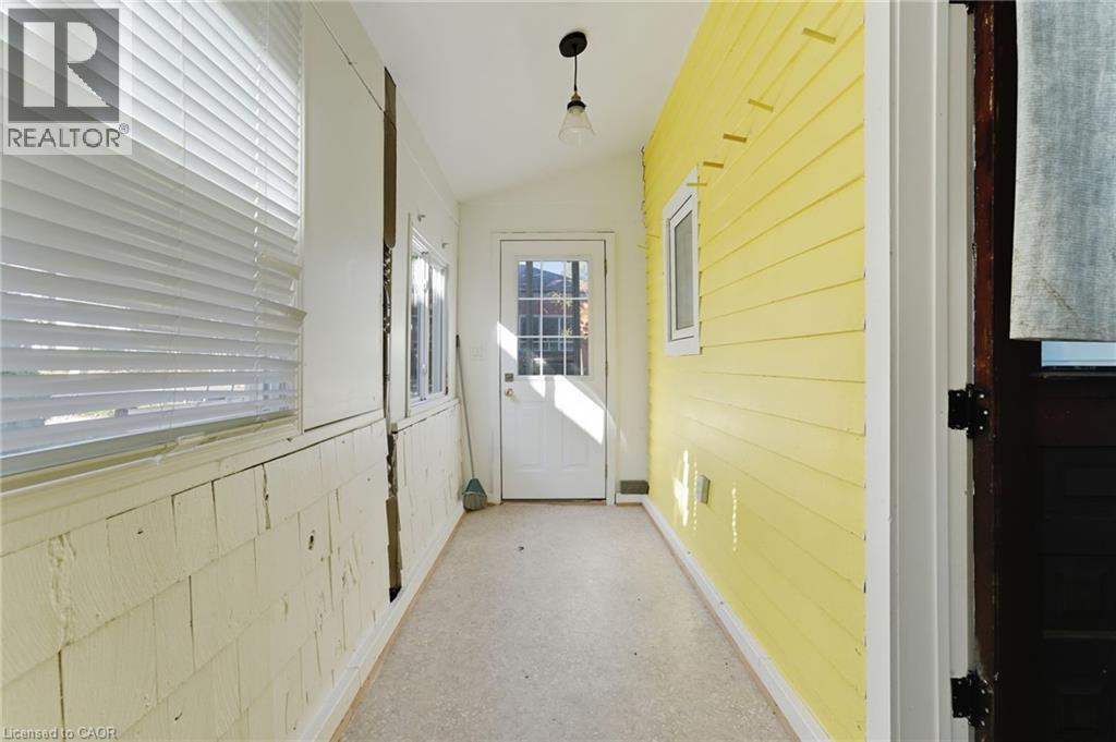 8 Tasker Street Property Photo 6