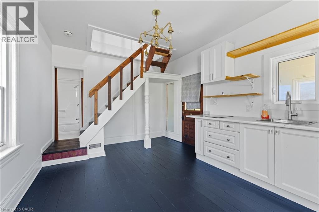 8 Tasker Street Property Photo 9