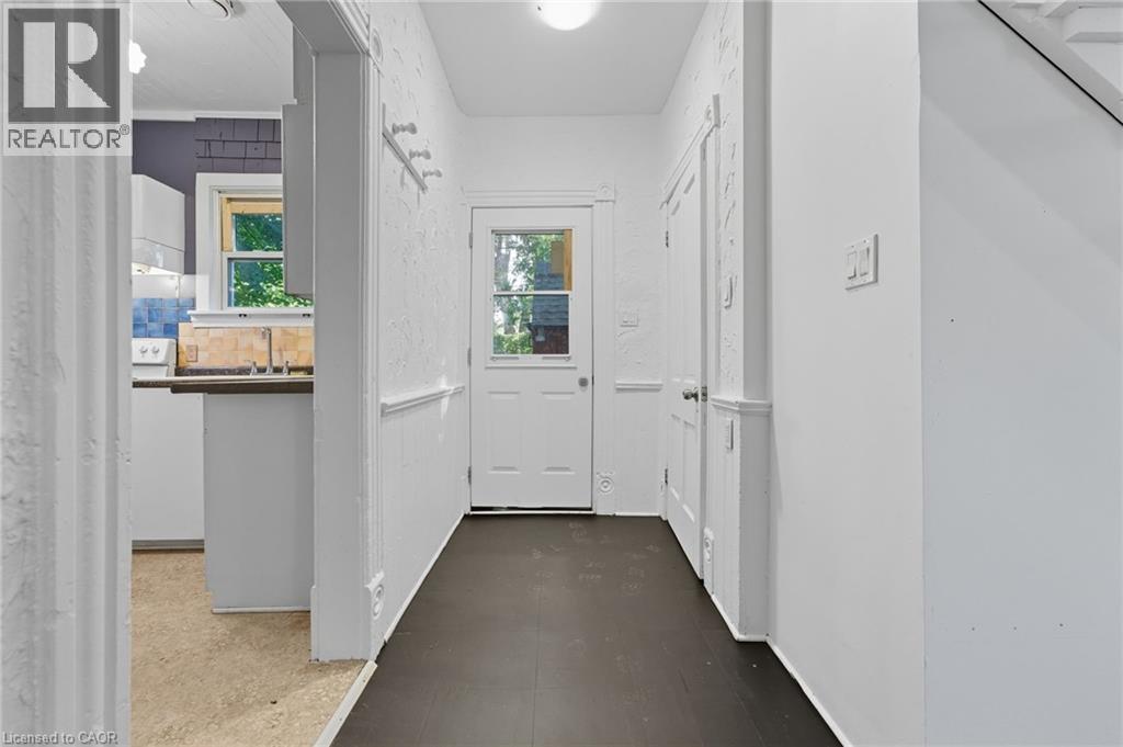 8 Tasker Street Property Photo 19