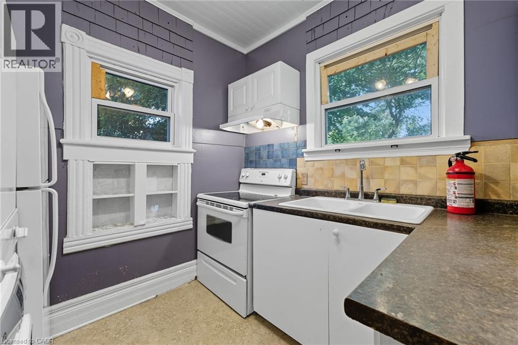 8 Tasker Street Property Photo 21