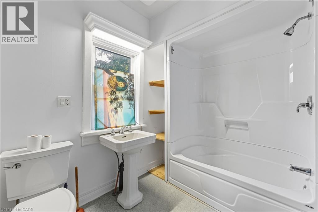 8 Tasker Street Property Photo 13