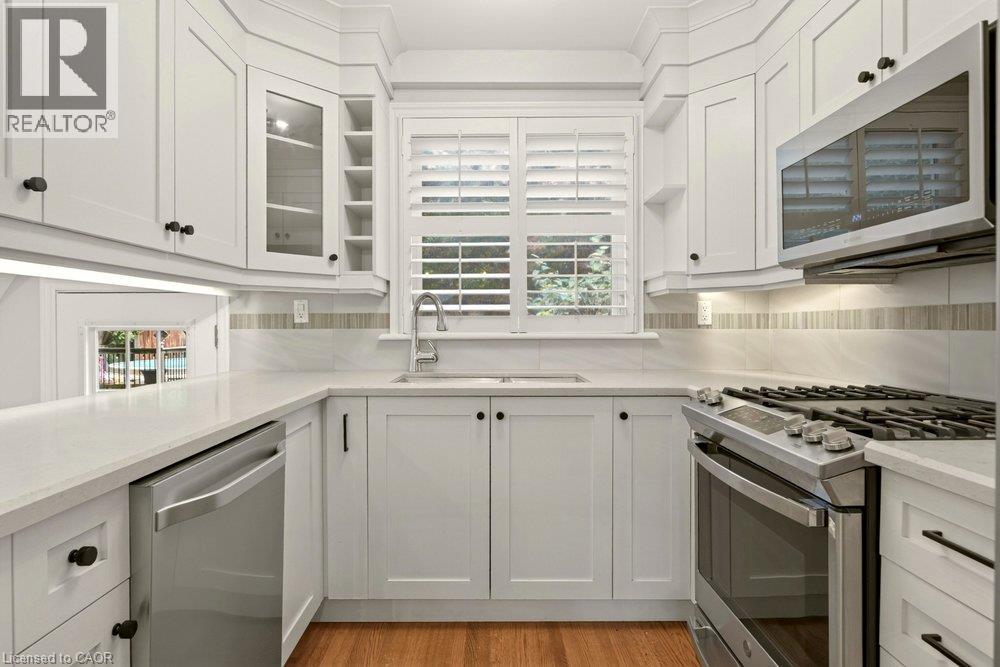 977 Long Drive Property Photo 11