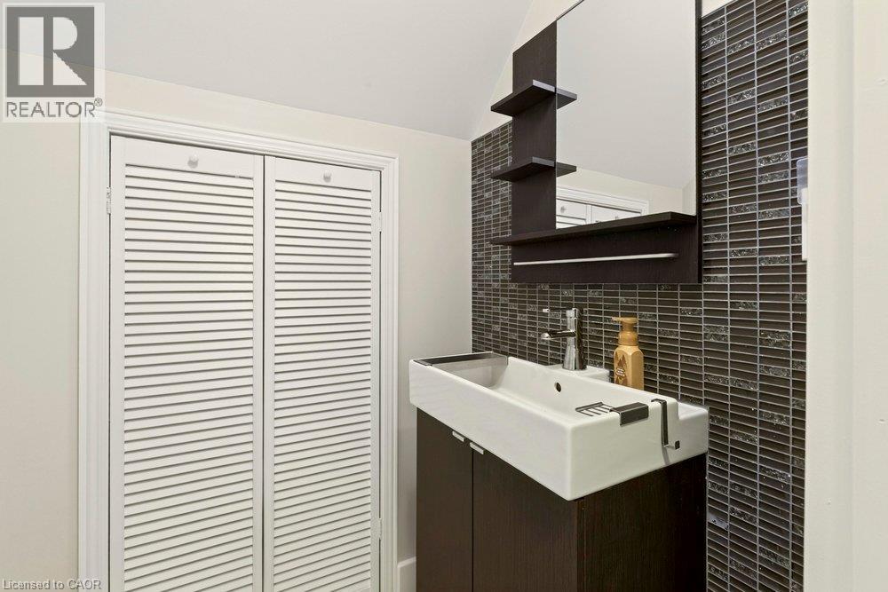 977 Long Drive Property Photo 18