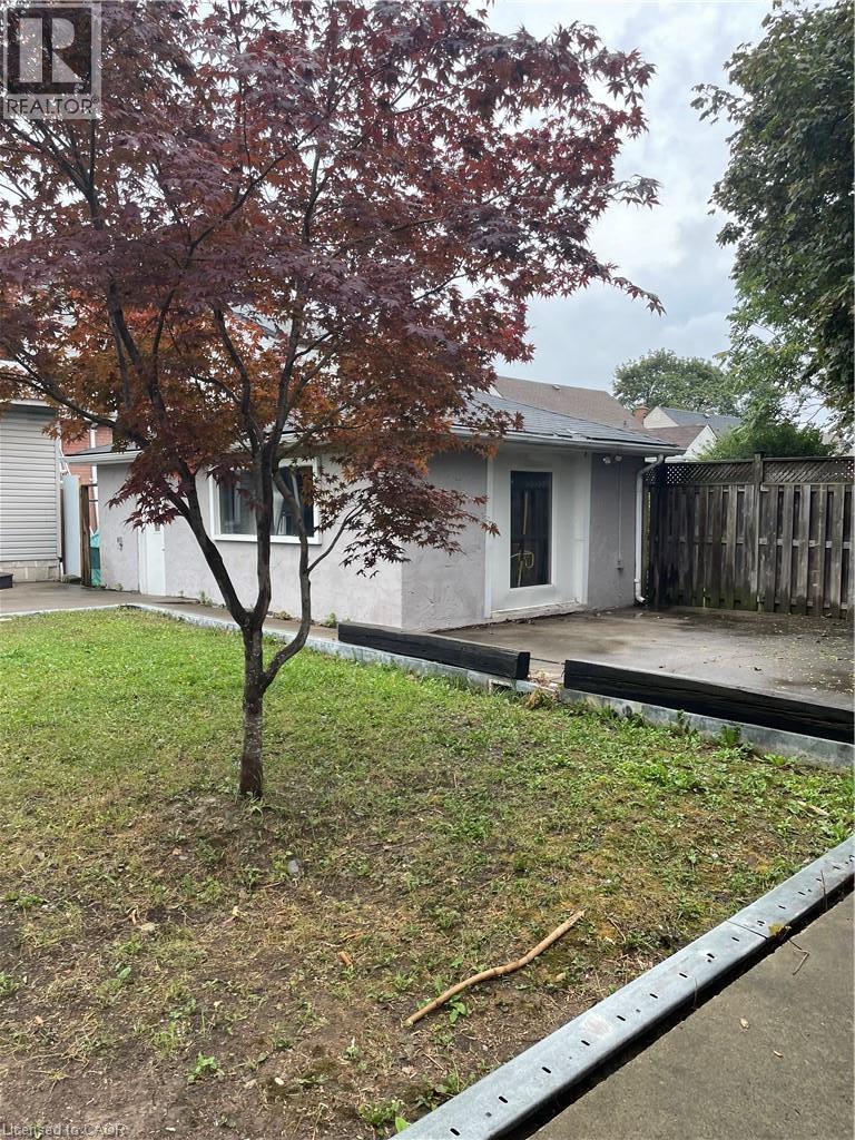 225 East 14th Street Unit# Upper Property Photo 7