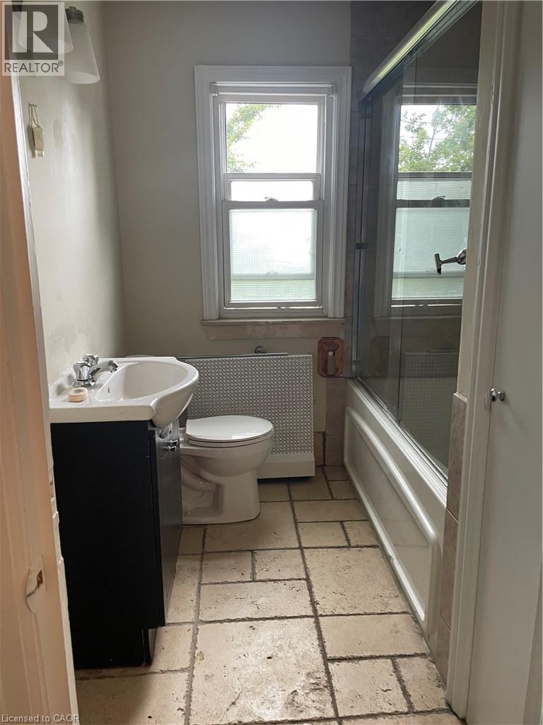 225 East 14th Street Unit# Upper Property Photo 12