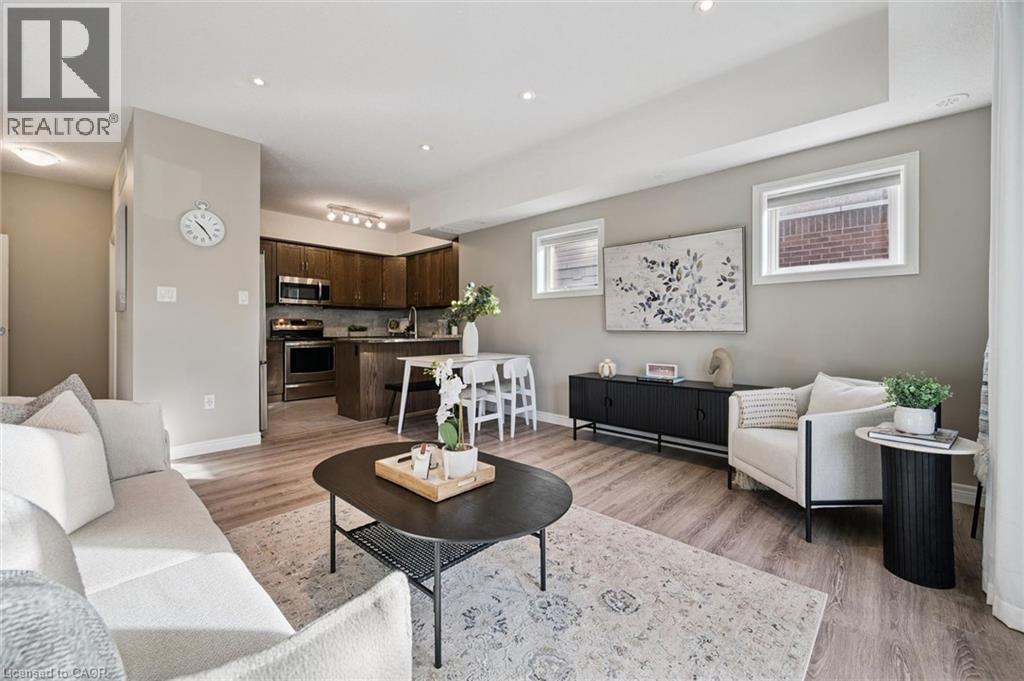 1114 Fairway Road N Unit# B Property Photo 7