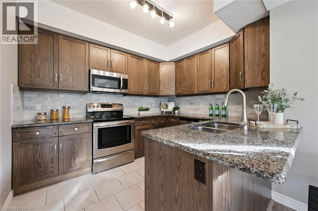 1114 Fairway Road N Unit# B Property Photo 9