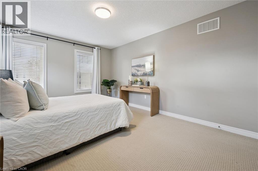 1114 Fairway Road N Unit# B Property Photo 16