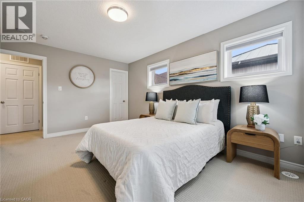 1114 Fairway Road N Unit# B Property Photo 17