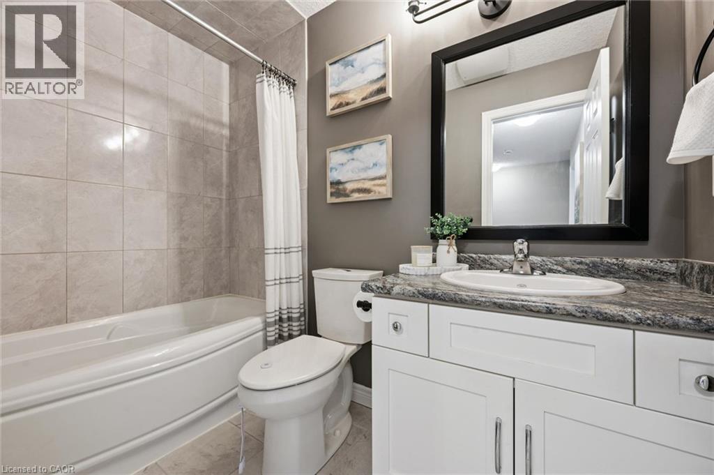 1114 Fairway Road N Unit# B Property Photo 18
