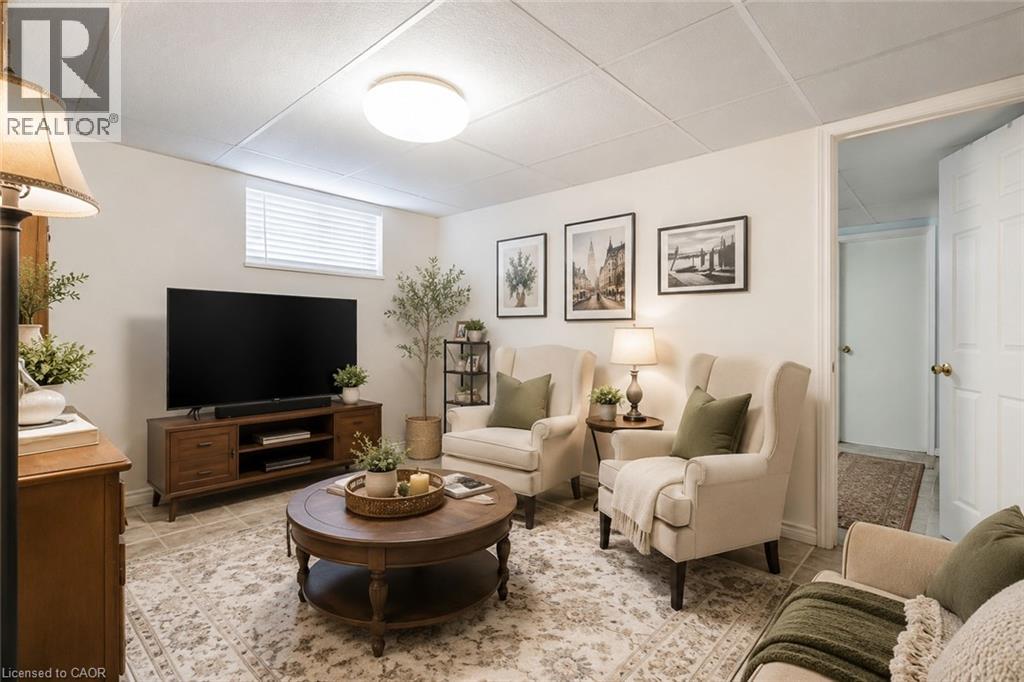 374 Upper Wentworth Street Property Photo 4