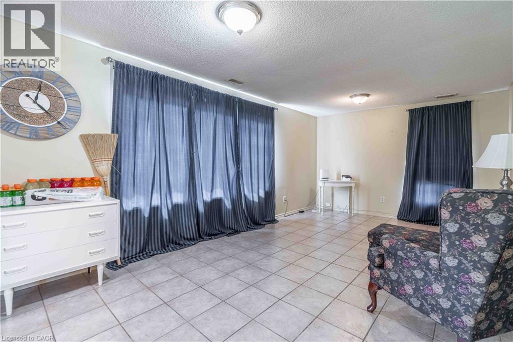 374 Upper Wentworth Street Property Photo 15
