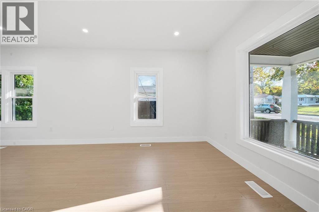 217 Queen Street N Property Photo 5