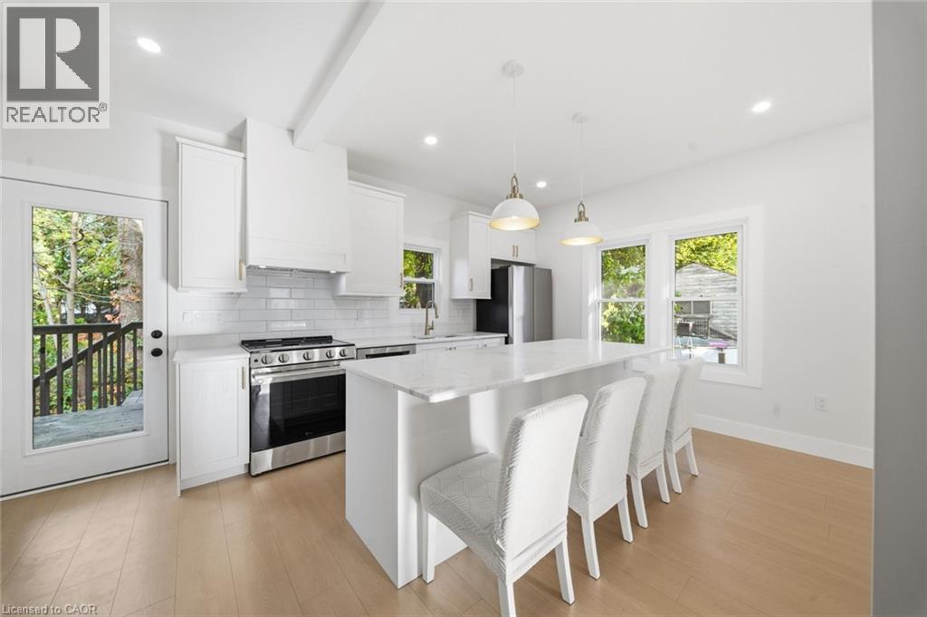 217 Queen Street N Property Photo 10