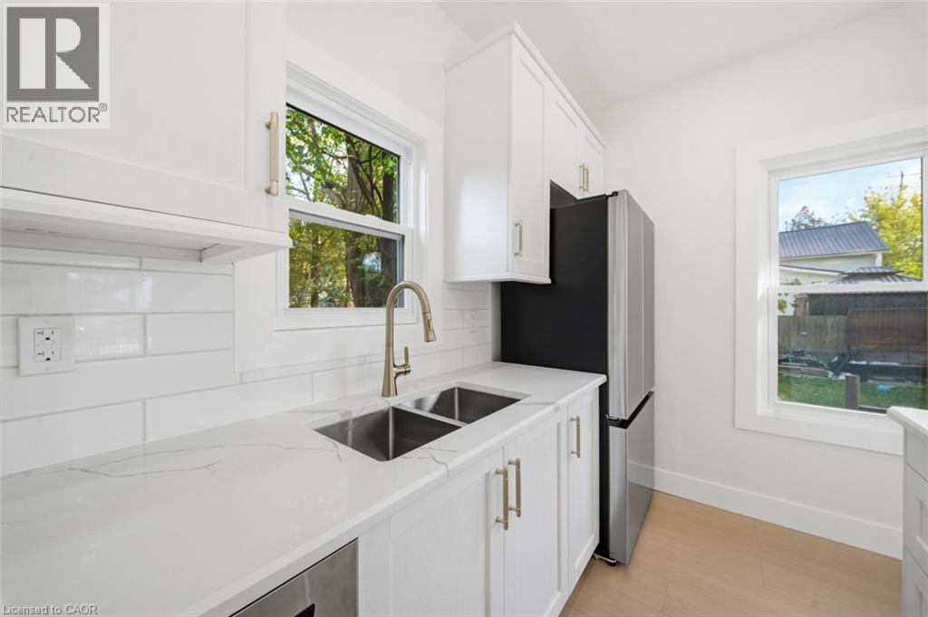 217 Queen Street N Property Photo 13