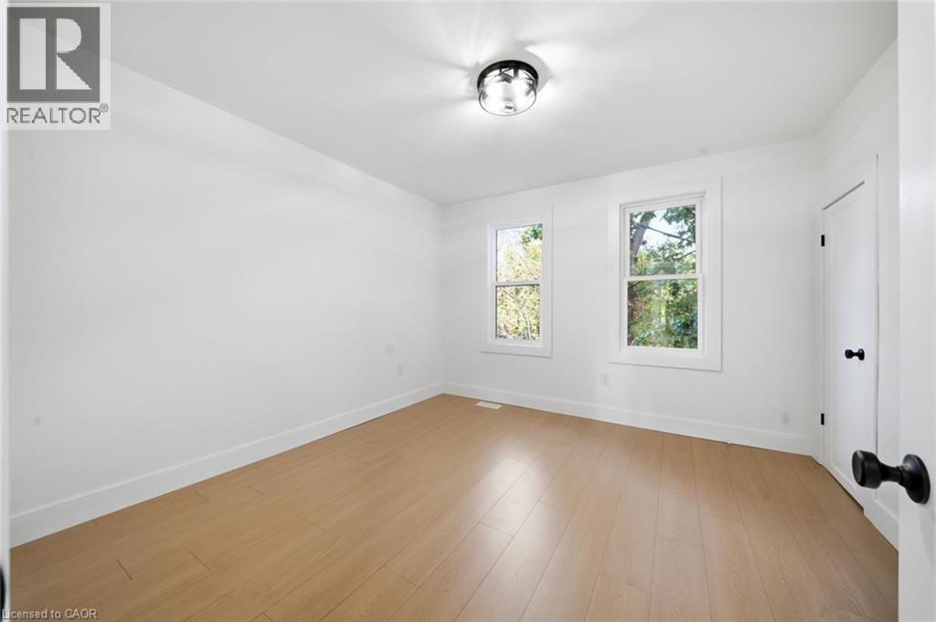 217 Queen Street N Property Photo 15