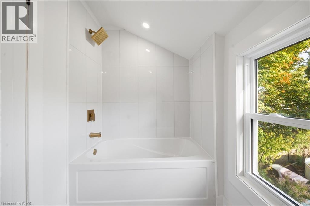217 Queen Street N Property Photo 20
